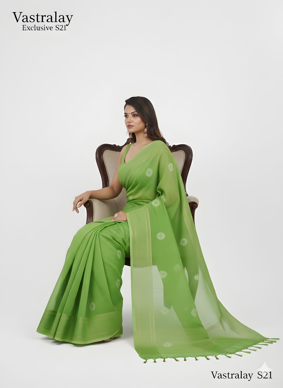 resh Green Silk Saree with Subtle Tie-Dye Effect