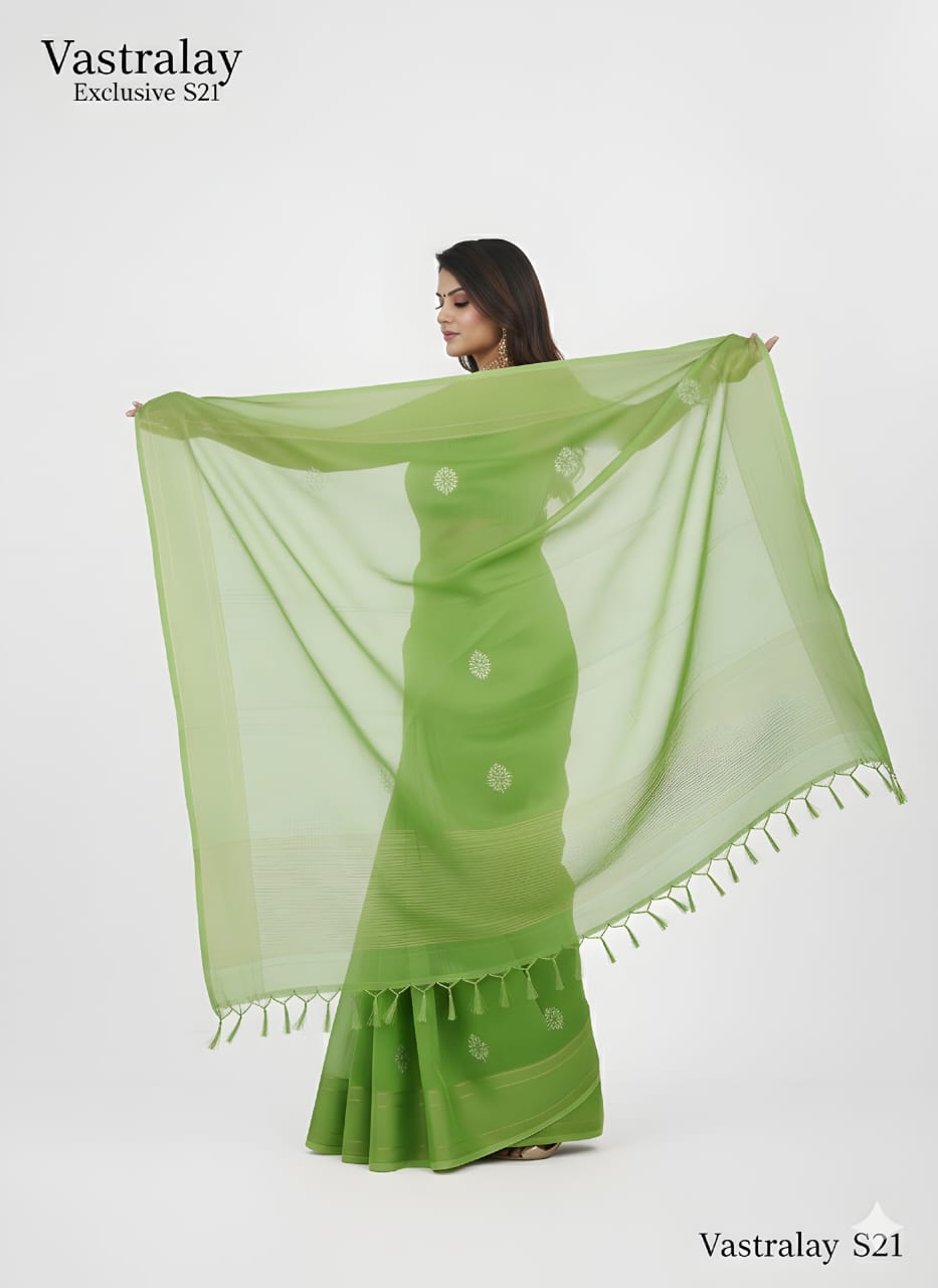 resh Green Silk Saree with Subtle Tie-Dye Effect