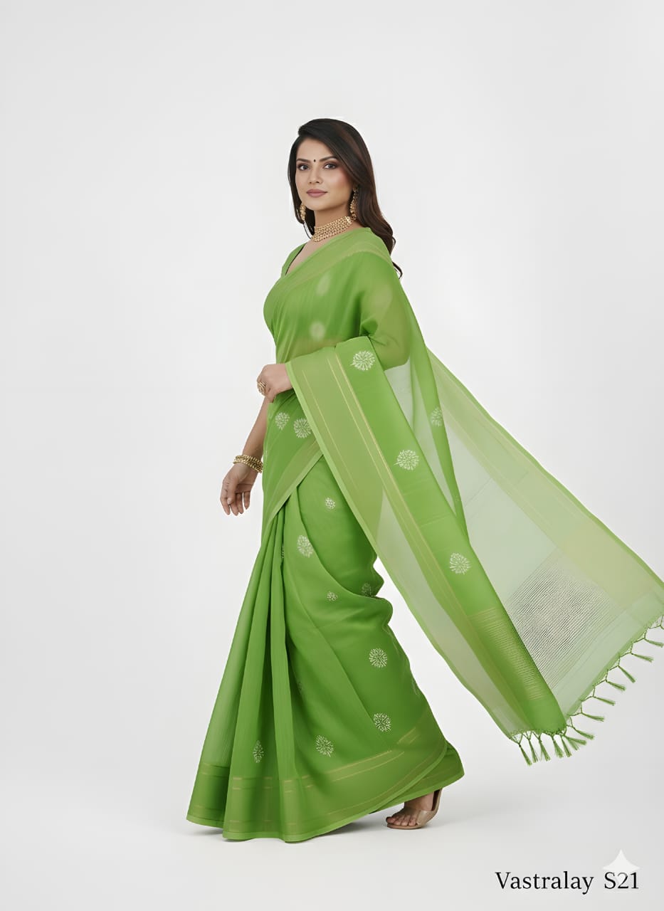 resh Green Silk Saree with Subtle Tie-Dye Effect